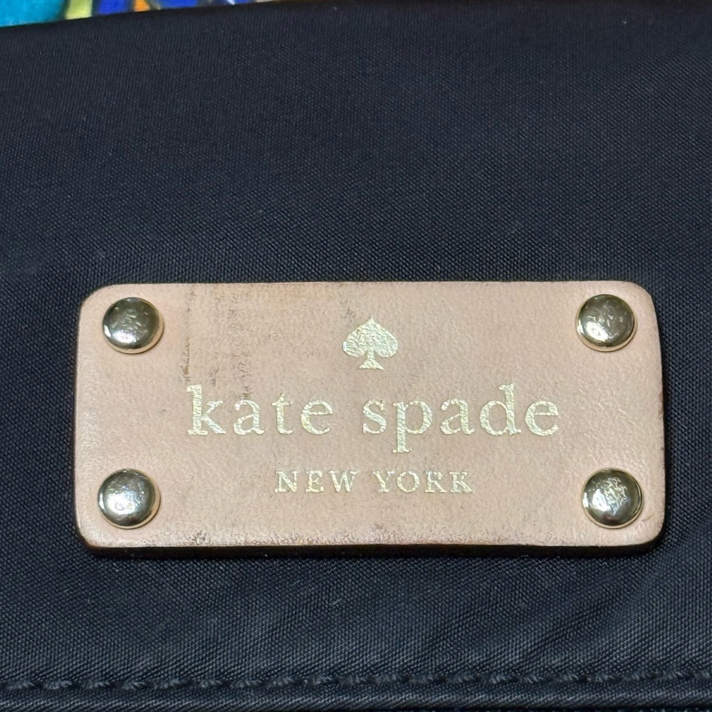 Kate Spade Black Crossbody Bag with Sleek Design - Picture 6 of 12